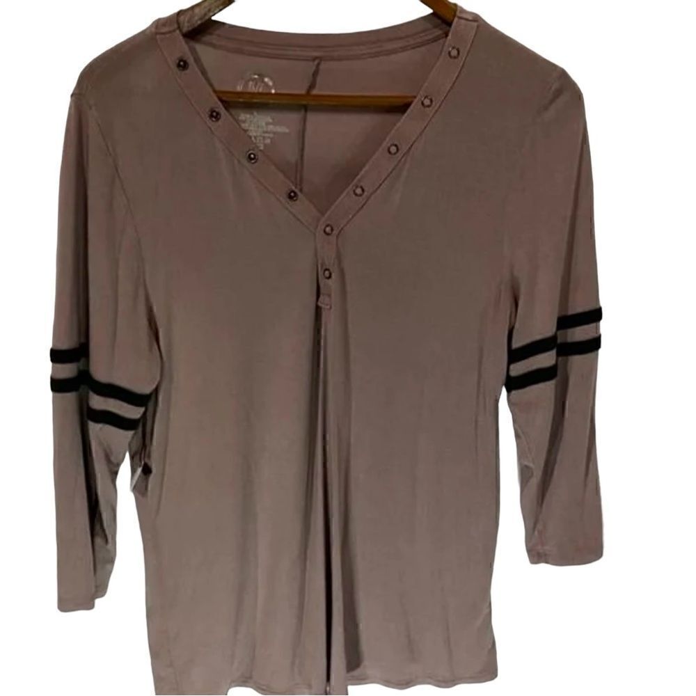 Maurice’s Purple 3/4 Sleeve Baseball Tee Size Large